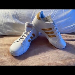 COPY - Adidas Ladies/Teens sneakers